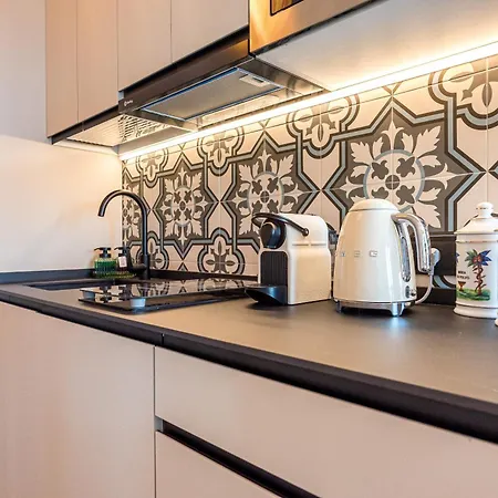 Regency Luxe Apartment